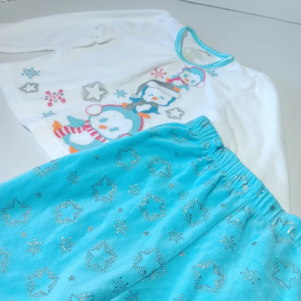 Girls' Blue And White Winter Fleece Pajamas with Penguin Design Size 4T